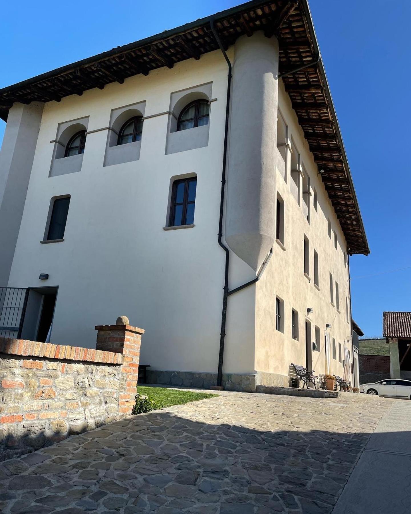 Cascina Baresane Bed & Breakfast อัลบา ภายนอก รูปภาพ