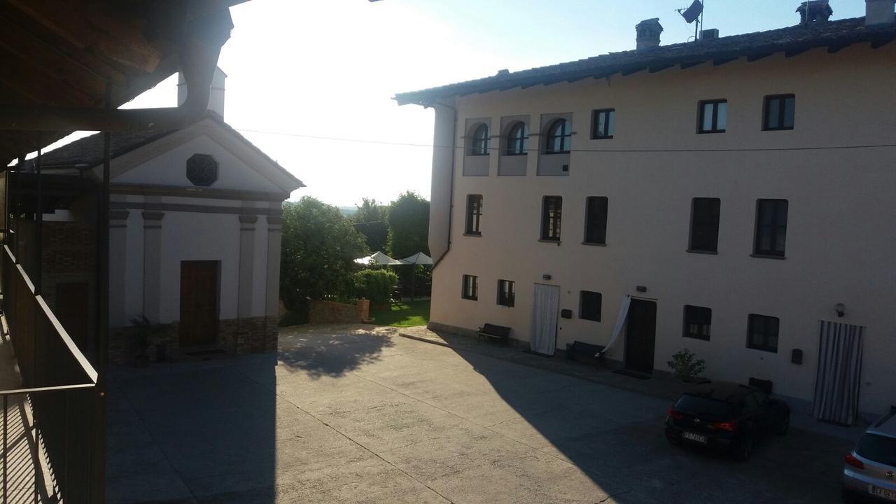 Cascina Baresane Bed & Breakfast อัลบา ภายนอก รูปภาพ
