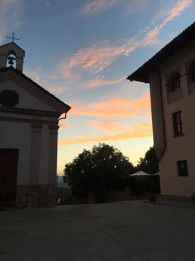 Cascina Baresane Bed & Breakfast อัลบา ภายนอก รูปภาพ