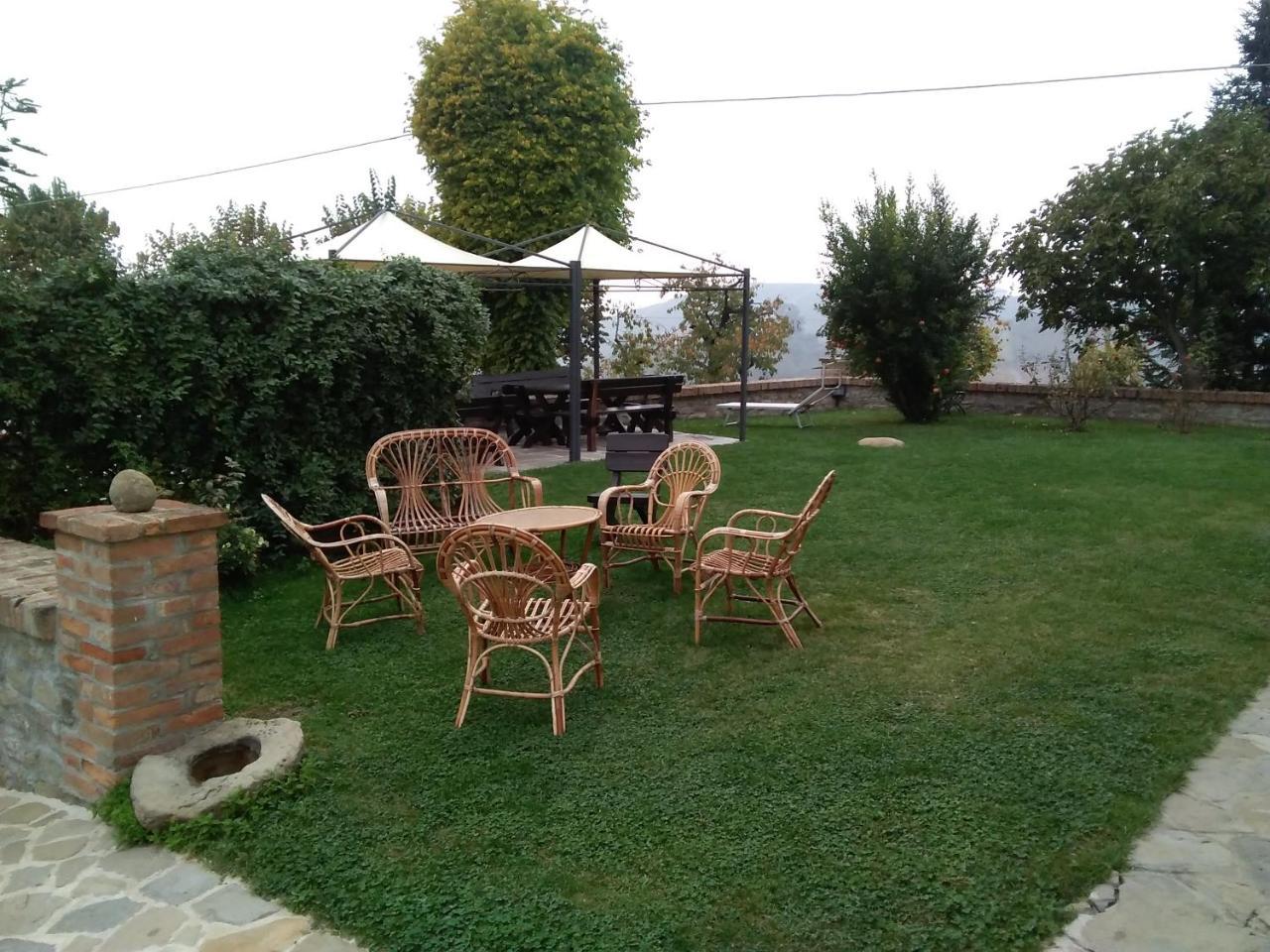 Cascina Baresane Bed & Breakfast อัลบา ภายนอก รูปภาพ